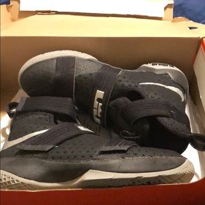 Lebron Soldier 10 size 5Y